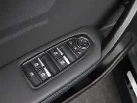 Renault Captur (2024) thumbnail 29