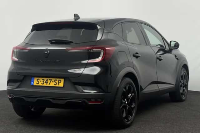 Renault Captur (2023) thumbnail 2