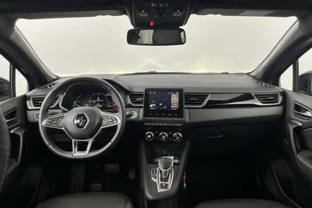 Renault Captur (2023) thumbnail 3