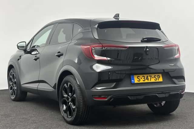 Renault Captur (2023) thumbnail 6