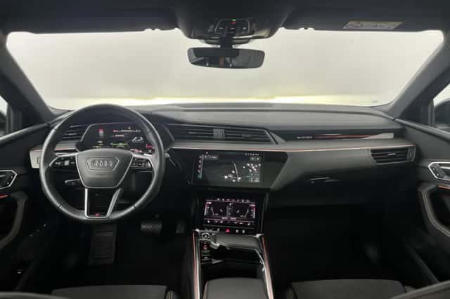 Audi e-tron (2023) thumbnail 3
