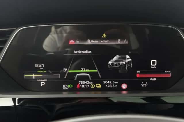 Audi e-tron (2023) thumbnail 4