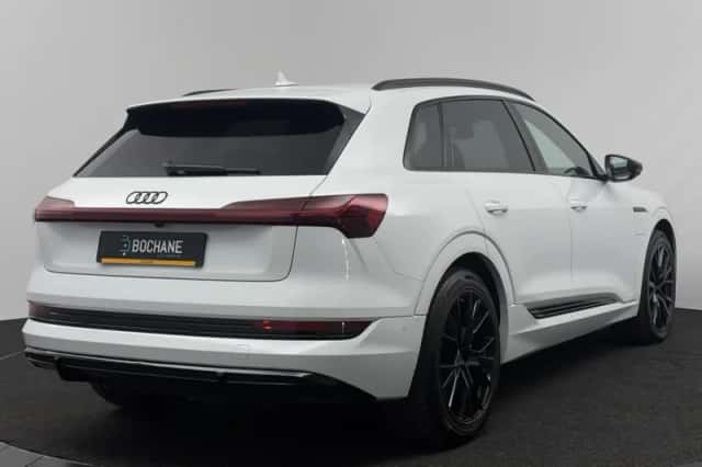 Audi e-tron (2023) thumbnail 2