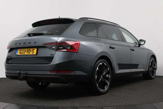 Škoda Superb (2021) thumbnail 2