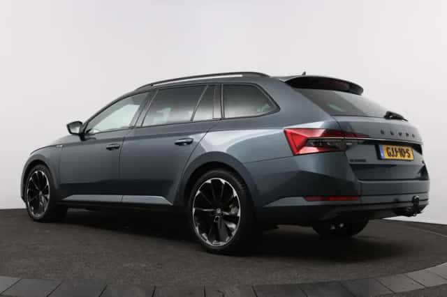 Škoda Superb (2021) thumbnail 6