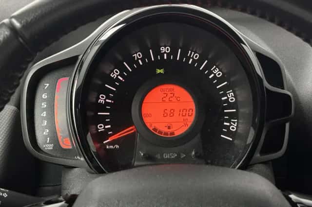Peugeot 108 (2021) thumbnail 4