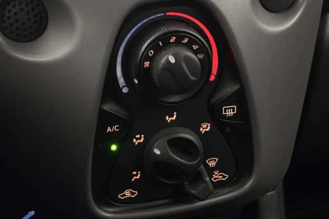 Peugeot 108 (2021) thumbnail 5