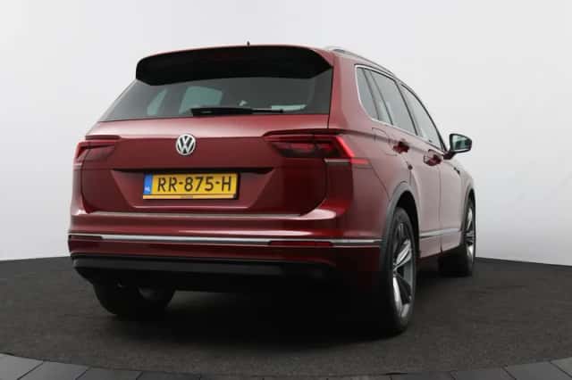 Volkswagen Tiguan (2018) thumbnail 2