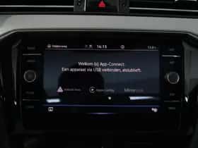 Volkswagen Passat (2021) thumbnail 18