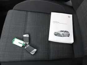 Volkswagen Passat (2021) thumbnail 29