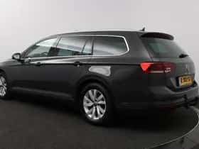 Volkswagen Passat (2021) thumbnail 6