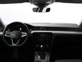 Volkswagen Passat (2021) thumbnail 3