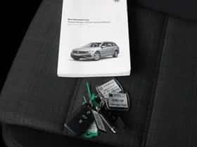 Volkswagen Passat (2021) thumbnail 32