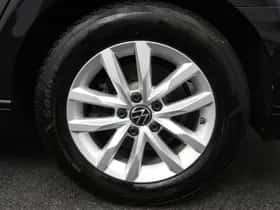 Volkswagen Passat (2021) thumbnail 33