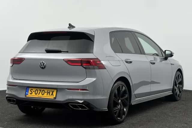 Volkswagen Golf (2022) thumbnail 2