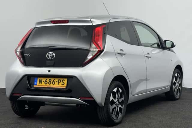 Toyota Aygo (2022) thumbnail 2