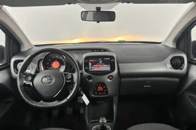 Toyota Aygo (2022) thumbnail 3