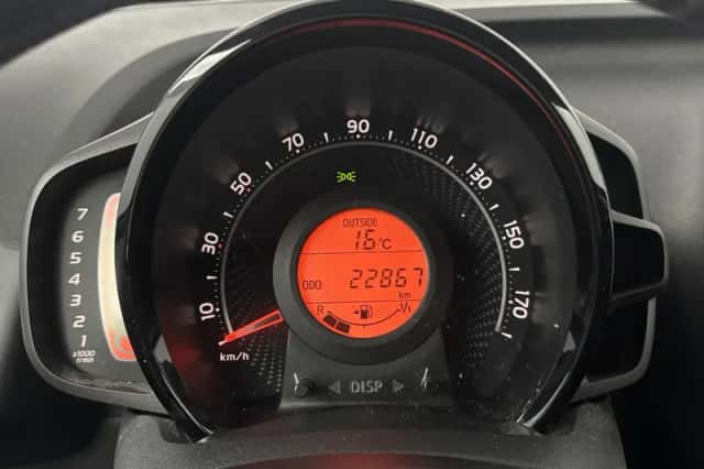 Toyota Aygo (2022) thumbnail 4