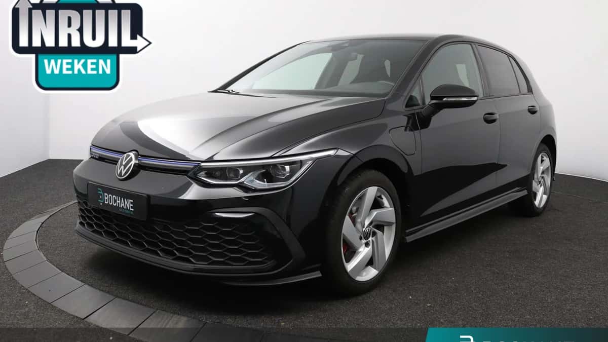 Volkswagen Golf (2022) — foto 1