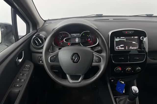 Renault Clio (2018) thumbnail 3