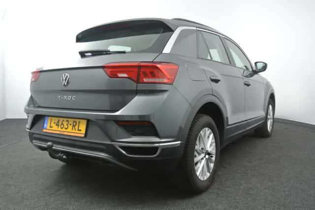 Volkswagen T-Roc (2021) thumbnail 2