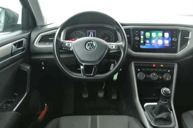 Volkswagen T-Roc (2021) thumbnail 3