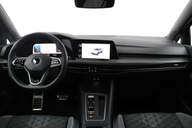 Volkswagen Golf (2022) thumbnail 3