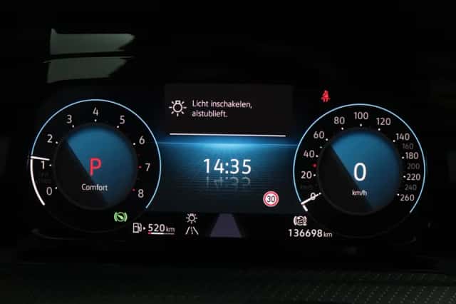 Volkswagen Golf (2022) thumbnail 5