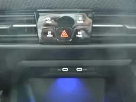 Volkswagen Golf (2022) thumbnail 31