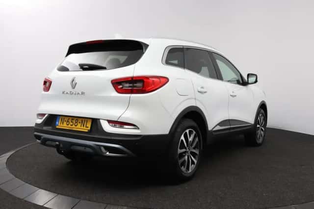 Renault Kadjar (2021) thumbnail 2