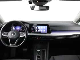 Volkswagen Golf (2022) thumbnail 3