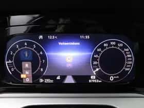 Volkswagen Golf (2022) thumbnail 4