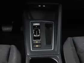 Volkswagen Golf (2022) thumbnail 32