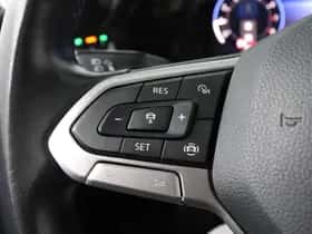 Volkswagen Golf (2022) thumbnail 36