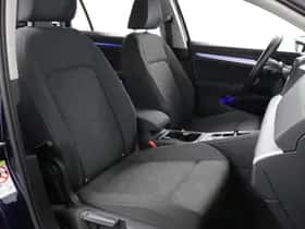 Volkswagen Golf (2022) thumbnail 8