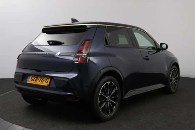 Renault 5 (2024) thumbnail 2