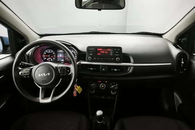Kia Picanto (2022) thumbnail 3