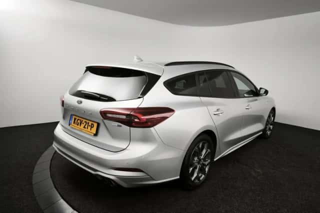Ford Focus (2023) thumbnail 2