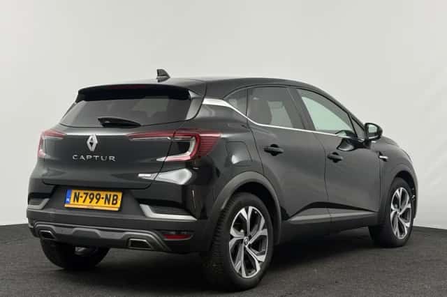 Renault Captur (2021) thumbnail 2