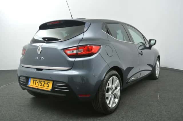 Renault Clio (2018) thumbnail 2