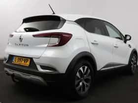 Renault Captur (2021) thumbnail 2