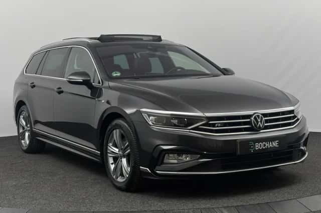 Volkswagen Passat (2021) thumbnail 5