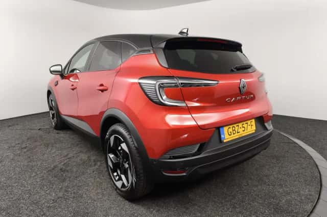 Renault Captur (2024) thumbnail 6