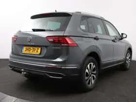Volkswagen Tiguan (2023) thumbnail 2