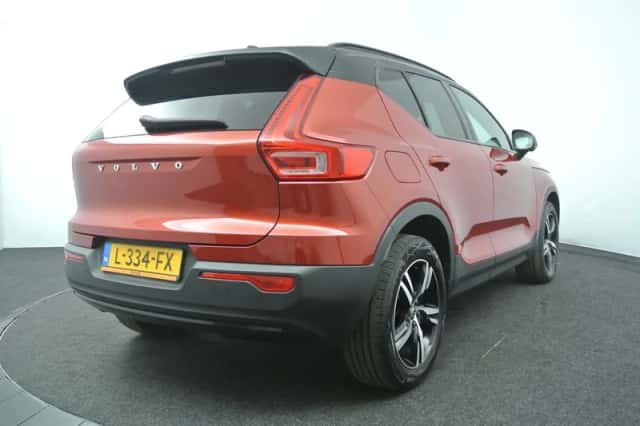 Volvo XC40 (2021) thumbnail 2