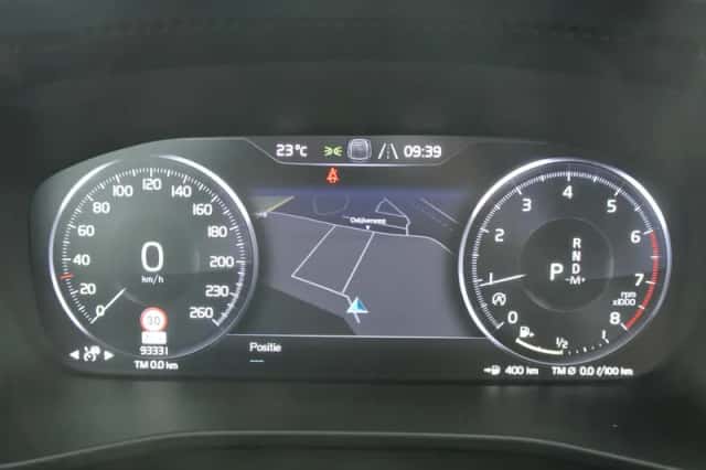 Volvo XC40 (2021) thumbnail 4