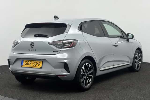 Renault Clio (2024) thumbnail 2