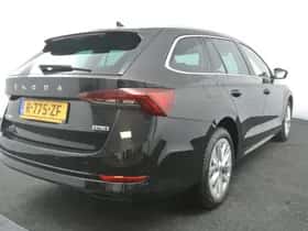 Škoda Octavia (2023) thumbnail 2