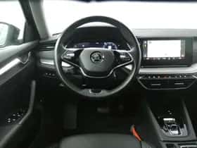 Škoda Octavia (2023) thumbnail 3