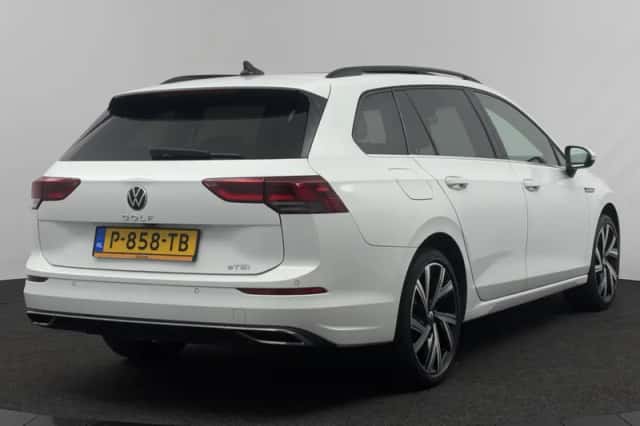 Volkswagen Golf (2021) thumbnail 2
